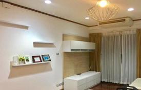 1-dormitorio apartamentos en condominio en Khlong Toei, Tailandia. $138 000