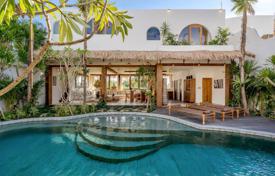 5 dormitorio villa 246 m² en Jalan Umalas, Indonesia. $399 000