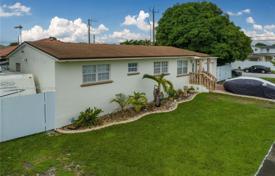 Casa de pueblo – Hialeah, Florida, Estados Unidos. $3 000 000