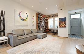 6 dormitorio adosado en Old Toronto, Canadá. C$2 557 000