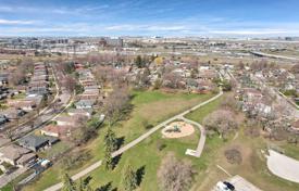 10 dormitorio casa de pueblo en Etobicoke, Canadá. C$1 547 000