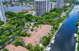 Casa de pueblo – Aventura, Florida, Estados Unidos. $2 250 000