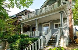 Casa de pueblo – Old Toronto, Toronto, Ontario,  Canadá. C$2 067 000