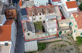 9 dormitorio casa de pueblo 565 m² en Kaštel Lukšić, Croacia. 678 000 €