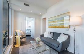 4 dormitorio piso en Lake Shore Boulevard West, Canadá. C$808 000