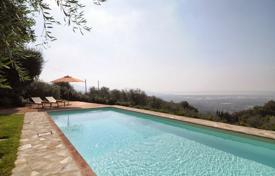 Villa – Massarosa, Toscana, Italia. 5 800 €  por semana