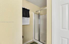 4 dormitorio casa de pueblo 343 m² en Florida, Estados Unidos. $680 000