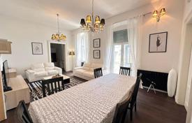 6 dormitorio piso 140 m² en Pula, Croacia. 400 000 €