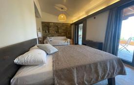 5 dormitorio casa de pueblo 300 m² en Vourvourou, Grecia. 1 600 000 €