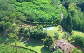 Villa – Lucca, Toscana, Italia. 990 000 €