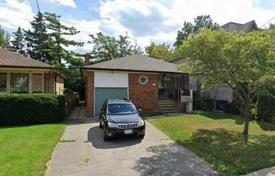 10 dormitorio casa de pueblo en North York, Canadá. C$1 847 000