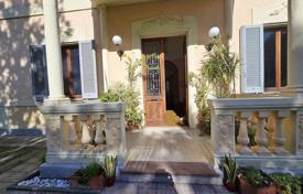 6 dormitorio villa 390 m² en Porcari, Italia. 750 000 €