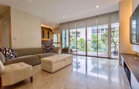 2-dormitorio apartamentos en condominio en Khlong Toei, Tailandia. $3 700  por semana