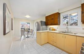 9 dormitorio casa de pueblo en Scarborough, Canadá. C$1 787 000