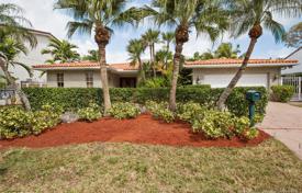 Villa – North Miami Beach, Florida, Estados Unidos. $1 048 000