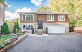Casa de pueblo – Scarborough, Toronto, Ontario,  Canadá. C$1 205 000