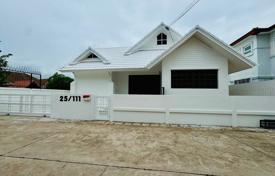 3 dormitorio villa 150 m² en Pattaya, Tailandia. $206 000
