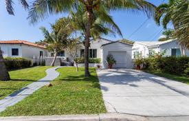Casa de pueblo – Surfside, Florida, Estados Unidos. $1 545 000