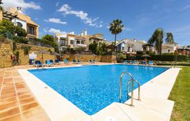 4 dormitorio adosado 226 m² en Benahavis, España. 760 000 €