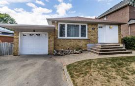 Casa de pueblo – Etobicoke, Toronto, Ontario,  Canadá. C$1 952 000
