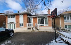 5 dormitorio casa de pueblo en North York, Canadá. C$2 527 000