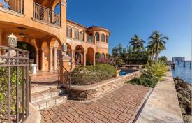Villa – Sunny Isles Beach, Florida, Estados Unidos. 3 975 000 €