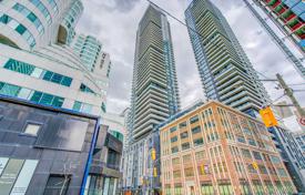 Piso – Blue Jays Way, Old Toronto, Toronto,  Ontario,   Canadá. C$766 000