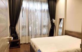 1-dormitorio apartamentos en condominio en Khlong Toei, Tailandia. $107 000