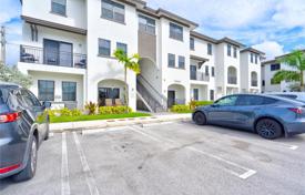 Condominio – West End, Miami, Florida,  Estados Unidos. $425 000