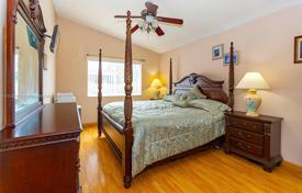 4 dormitorio casa de pueblo 158 m² en Miami, Estados Unidos. $649 000