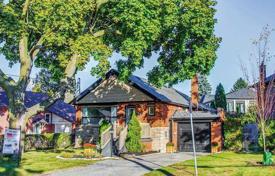 Casa de pueblo – East York, Toronto, Ontario,  Canadá. C$1 391 000
