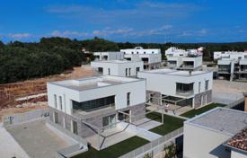 4 dormitorio piso 221 m² en Umag, Croacia. 450 000 €