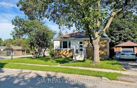 12 dormitorio casa de pueblo en Etobicoke, Canadá. C$1 646 000