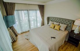 2-dormitorio apartamentos en condominio en Watthana, Tailandia. $505 000