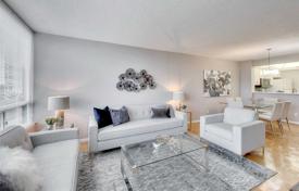 3 dormitorio piso en North York, Canadá. C$790 000