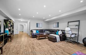 9 dormitorio casa de pueblo en Scarborough, Canadá. C$2 203 000