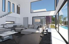 3 dormitorio villa 297 m² en Estepona, España. 1 200 000 €