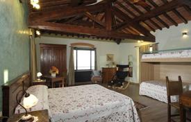 7 dormitorio villa 435 m² en Reggello, Italia. 790 000 €