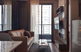 1-dormitorio apartamentos en condominio en Khlong Toei, Tailandia. $217 000