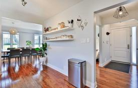 3 dormitorio casa de pueblo en Etobicoke, Canadá. C$1 781 000