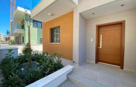 2 dormitorio adosado 121 m² en Germasogeia, Chipre. 690 000 €