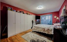 5 dormitorio adosado en North York, Canadá. C$1 088 000