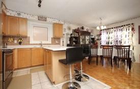 7 dormitorio casa de pueblo en Old Toronto, Canadá. C$1 589 000