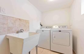 5 dormitorio casa de pueblo en North York, Canadá. C$1 333 000