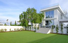 4 dormitorio chalet en Larnaca, Chipre. 475 000 €