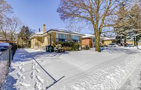 4 dormitorio casa de pueblo en Scarborough, Canadá. C$1 133 000