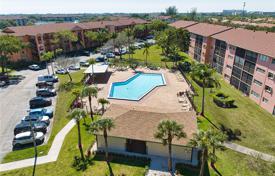 Condominio – Pembroke Pines, Broward, Florida,  Estados Unidos. $335 000