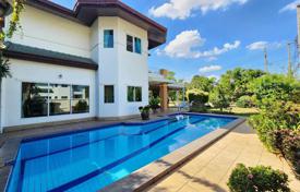 Villa – Pattaya, Chonburi, Tailandia. 268 000 €