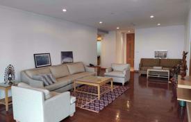 3-dormitorio apartamentos en condominio en Khlong Toei, Tailandia. $4 100  por semana