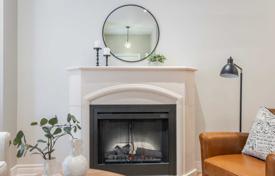 8 dormitorio adosado en North York, Canadá. C$1 536 000